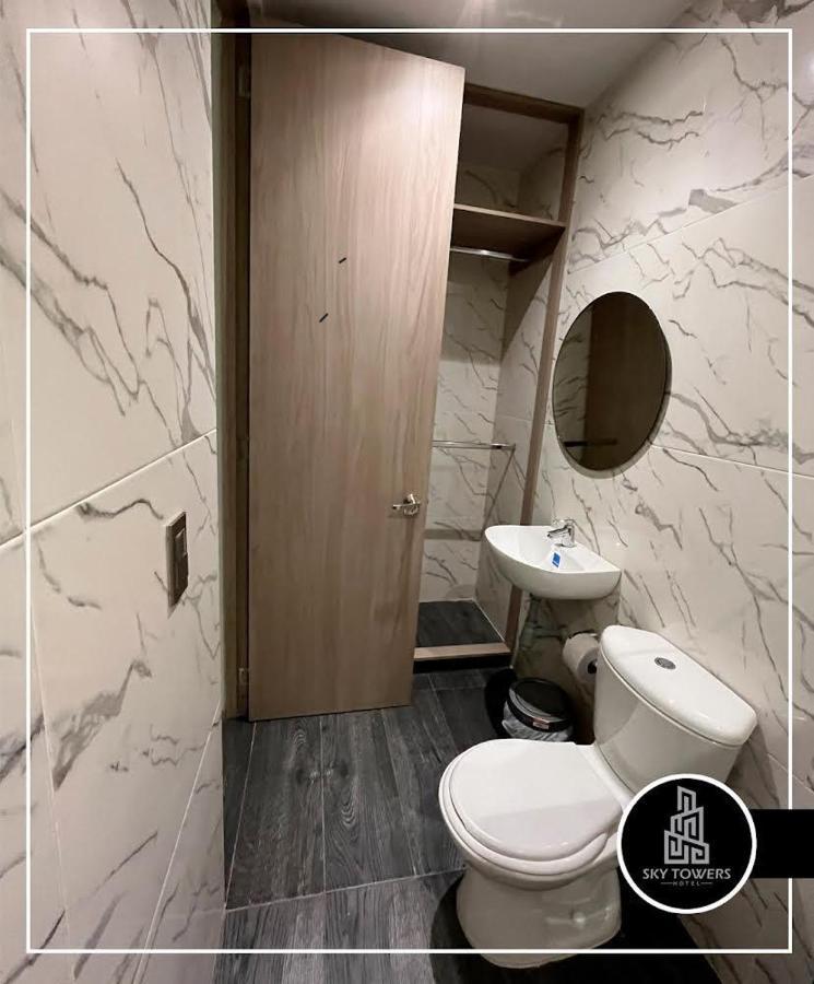 Отель Sky Towers Кукута Экстерьер фото